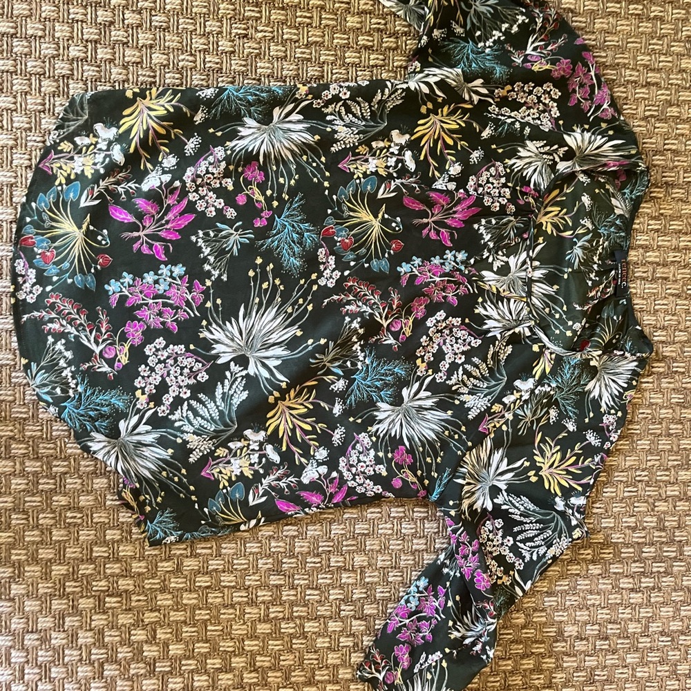 Green floral keyhole blouse